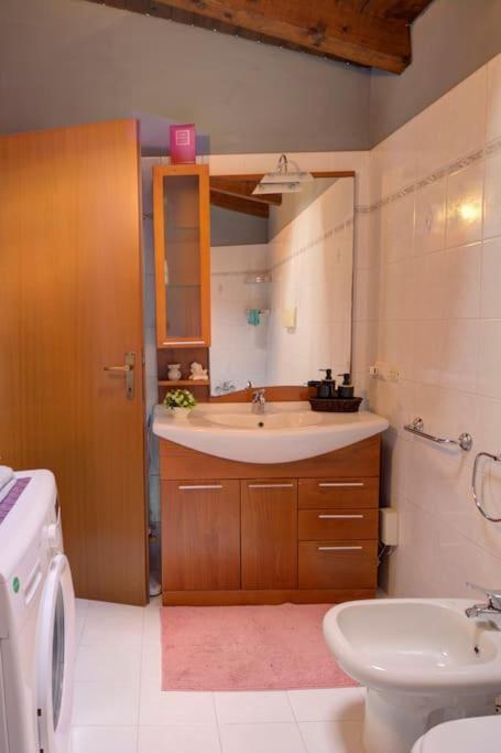 Апартаменты Casa Vacanza Angolo Della Corte Комо Экстерьер фото